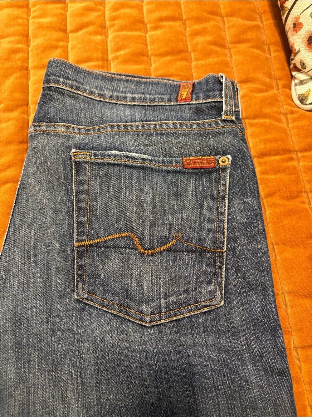 7 For All Mankind- Women's Bootcut Jeans in Mid Blue - Classic Five-Pocket Style - Picture 2 of 8